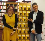 5.5.2017: Autorenkollegin Claudia im perfekten Buchcover-Lookalike-Dress.